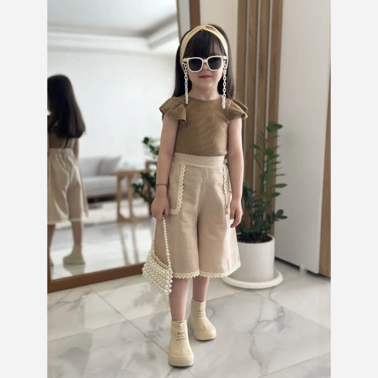 ست تاپ و شلوارک دخترانه طرح سلنا جنس پنبه و لنین سایز 2 تا 9 سال