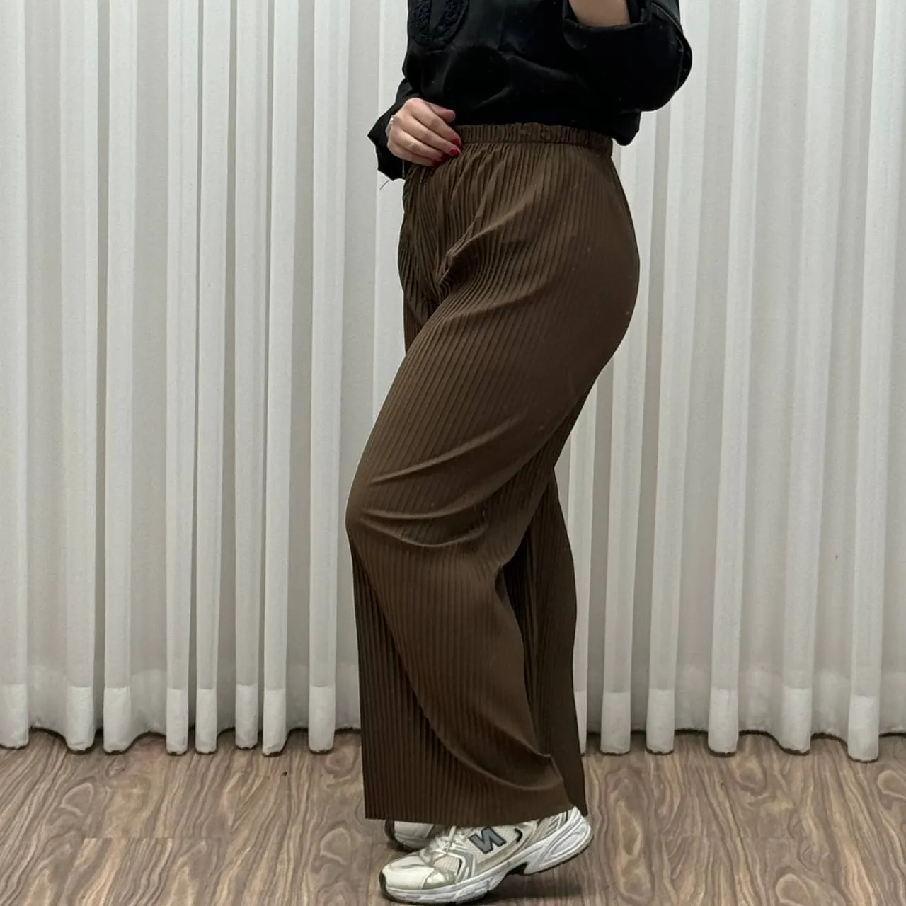 شلوار زنانه جودون پلیسه فری سایز مناسب تا سایز 48 قد 100 سانتیمتر