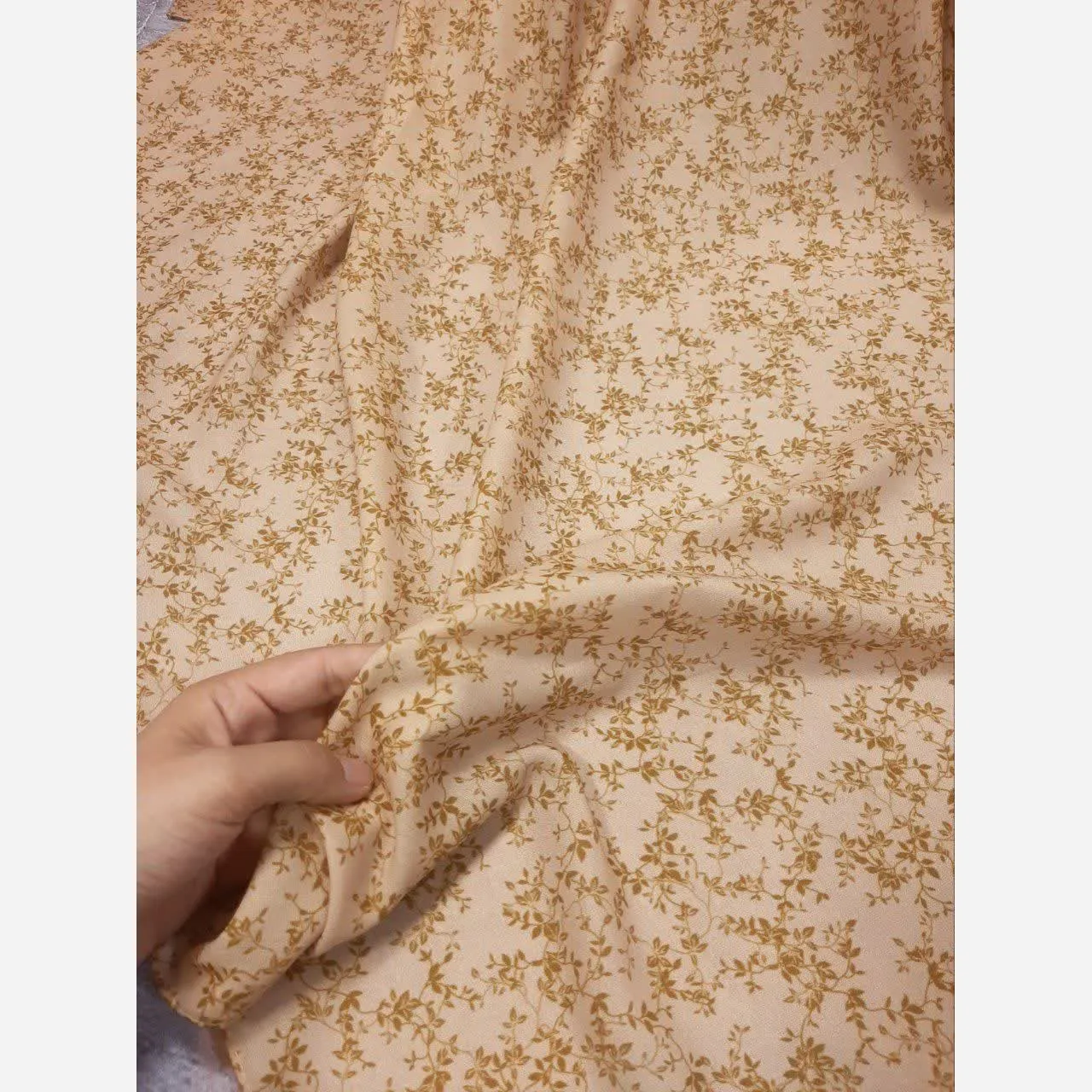 روسری نخی کاستوم طرح سوگند سبز سایز 140 چرخ دوز بدون پرزدهی