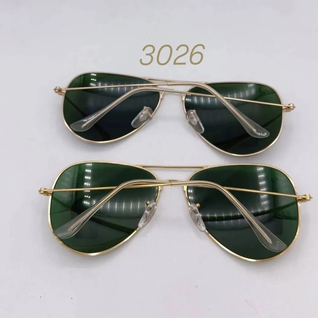 عینک آفتابی ریبن مدل خلبانی شیشه سبز فریم طلایی 3025